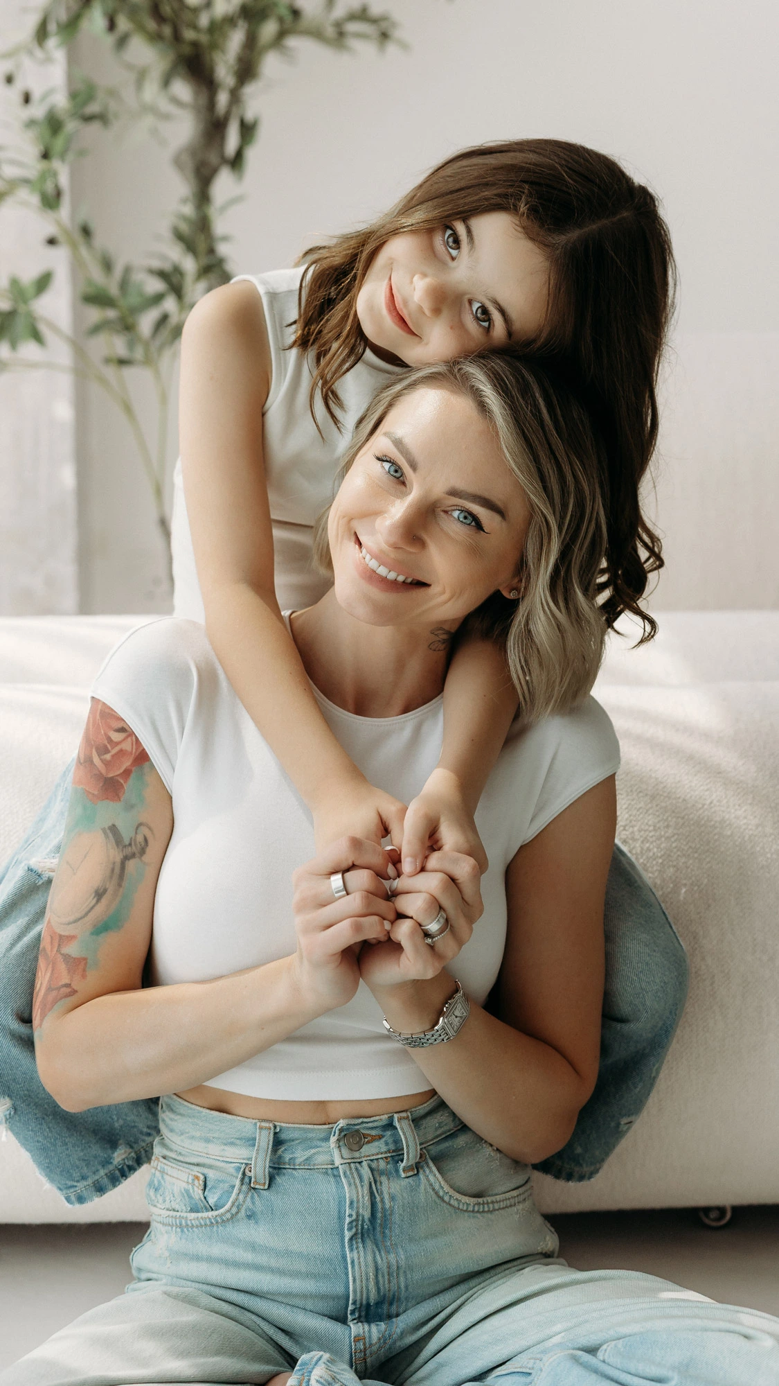 Dubai Family Photographer Studio Martina Casas Sitting Mother Daughter Candid Moment